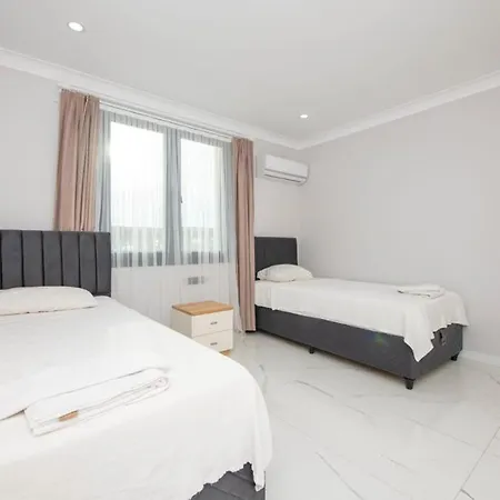 Cengiz 2 Hotel 4*